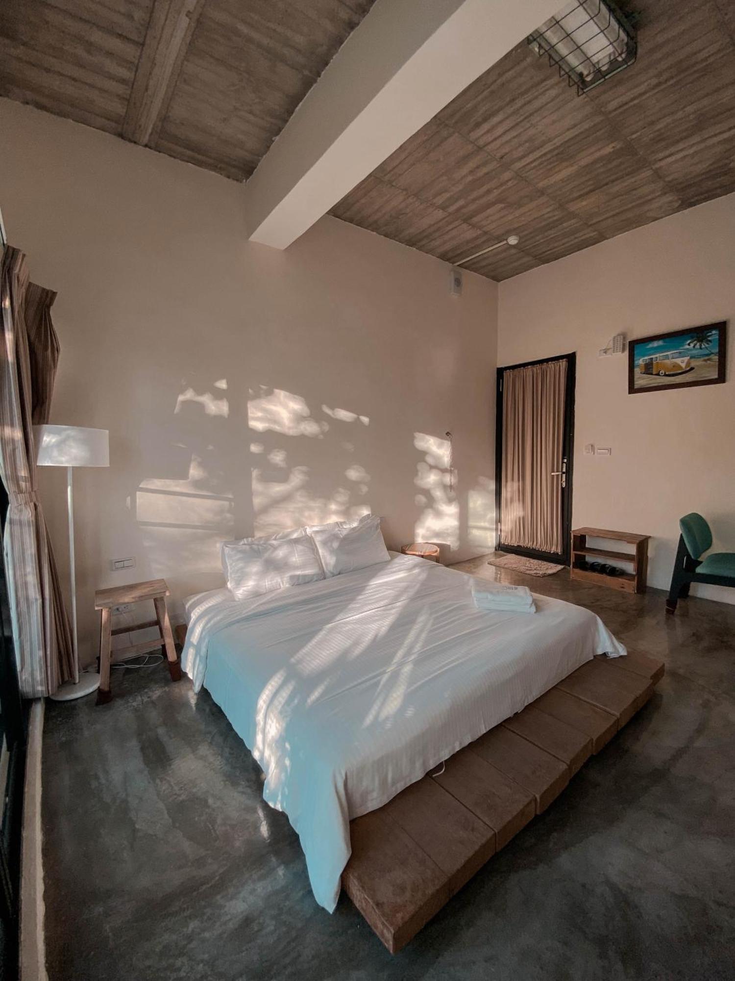 Lugo Hotel Manzhou Екстериор снимка